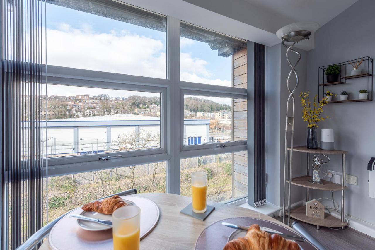 Riverside Balcony Apartment With Parking Just Minutes To Saltaire Shipley (West Yorkshire) Buitenkant foto