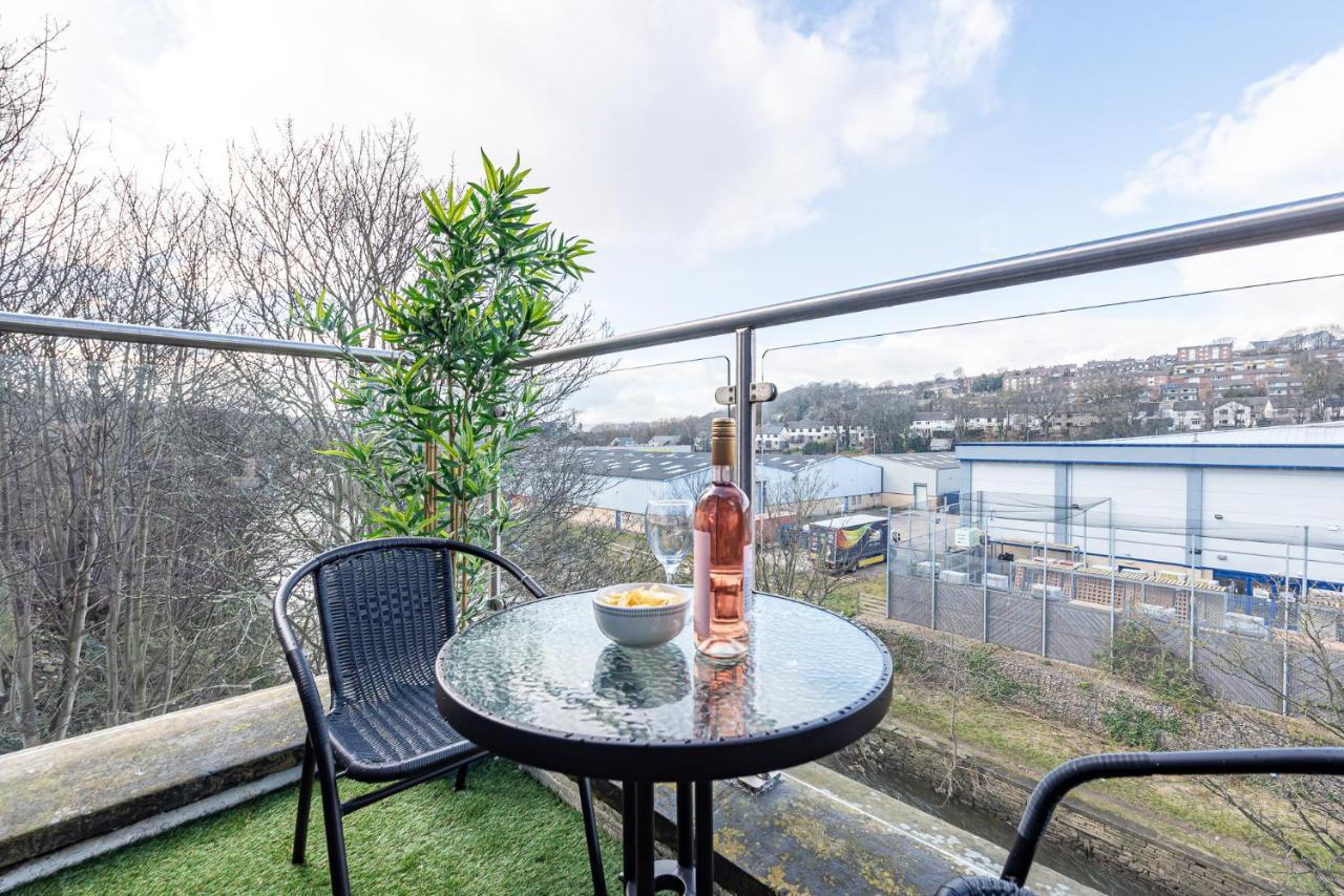 Riverside Balcony Apartment With Parking Just Minutes To Saltaire Shipley (West Yorkshire) Buitenkant foto