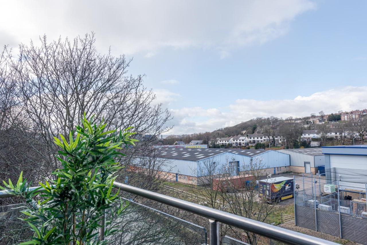 Riverside Balcony Apartment With Parking Just Minutes To Saltaire Shipley (West Yorkshire) Buitenkant foto